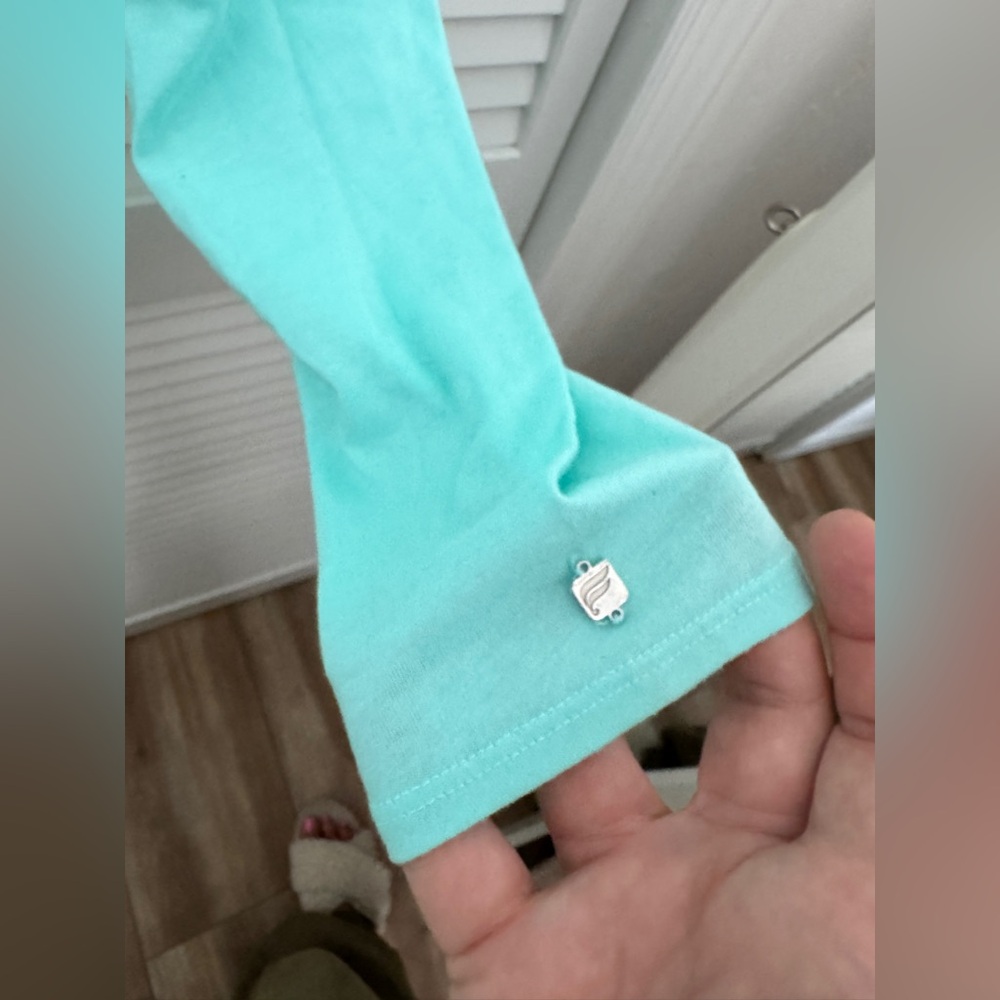 Fabletics Aqua Long Sleeve Top with Open Fly Back Size XL - Picture 3 of 4